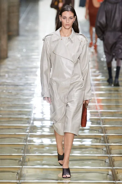 Look 38
